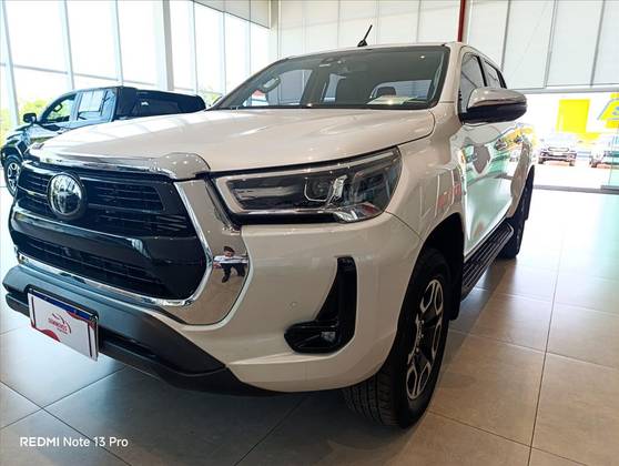 TOYOTA HILUX 2.8 D-4D TURBO DIESEL CD SRX 4X4 AUTOMÁTICO TOYOTA HILUX 2.8 D-4D TURBO DIESEL CD SRX 4X4 AUTOMÁTICO